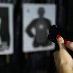 PF autoriza compra de até quatro armas por pessoa e treino de tiro todo mês