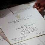 Convite do casamento mais aguardado do ano entre o príncipe Harry e Meghan Markle