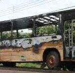 Ônibus de transporte de trabalhadores pega fogo em cidade do interior