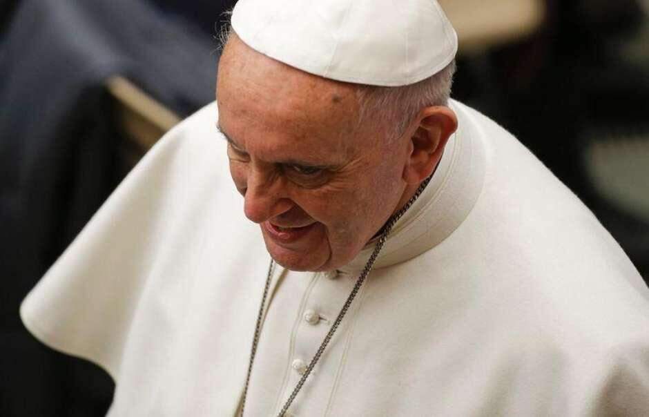Papa diz que dinheiro é ‘esterco do diabo’