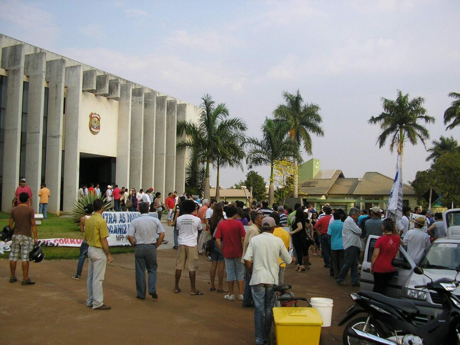 Sede da Polícia Federal em Dourados no dia da Operação Uragano (Foto: Arquivo)