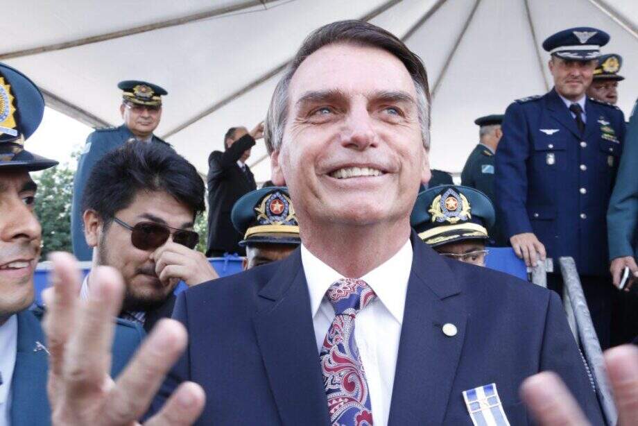 ‘Índio é pobre coitado e vive em zoológicos milionários’, diz Bolsonaro