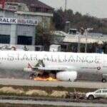 Avião aterrissa em Istambul com motor em chamas