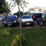 Leitor flagra carros estacionados de forma irregular em calçada na Euclides da Cunha