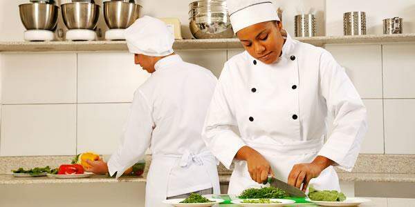Senac oferece cursos de preparo de pães, saladas e lanches infantis