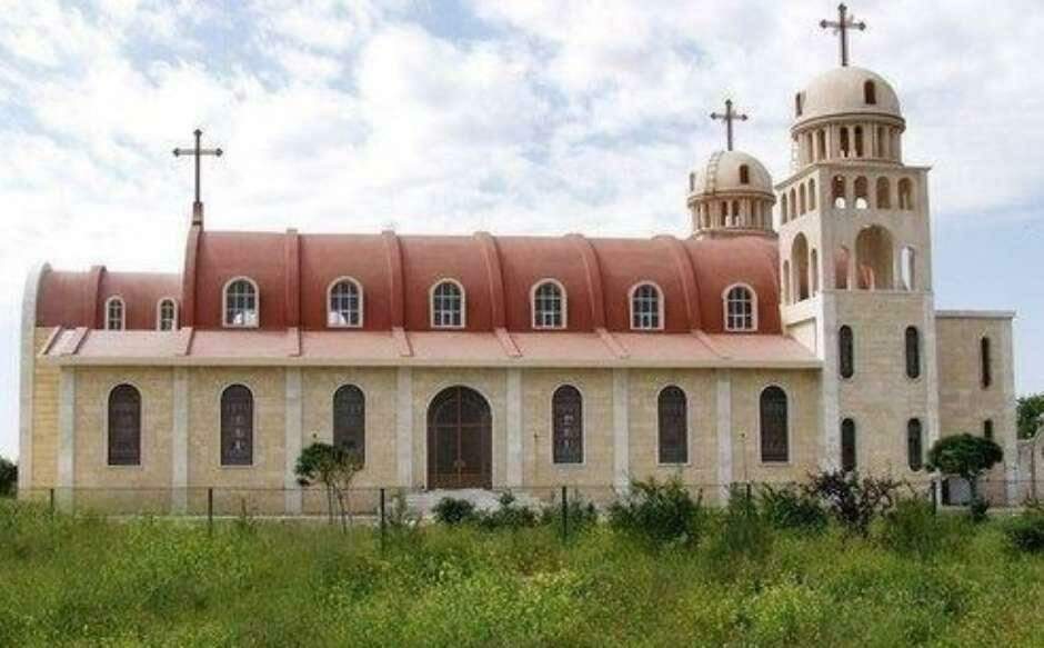 Estado Islâmico incendeia igreja cristã assíria no norte da Síria