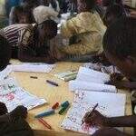 Desenhos de crianças refugiadas retratam terror do Boko Haram