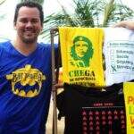 Desempregado vende camisetas anti-Dilma em Recife