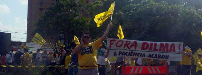 Protesto pelo impeachment de Dilma reuniu 1,5 mil em Campo Grande