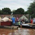 VÍDEO: Rio Dourados transborda, deixa desabrigados e trânsito lento em Fátima do Sul