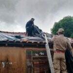 Defesa Civil entrega 800 telhas em município que teve mais de 100 casas destelhadas