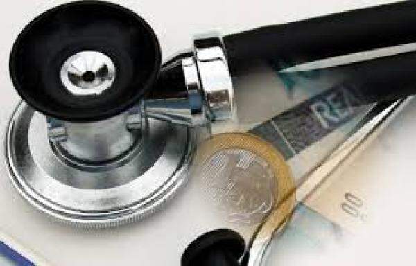 Despesas com saúde equivalem a 8% do PIB em 2013, diz IBGE