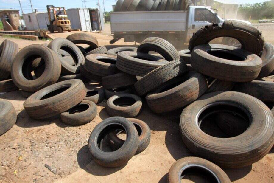 Força Tarefa do Exército e Sesau recolhe mais de 1,25 mil pneus na Capital