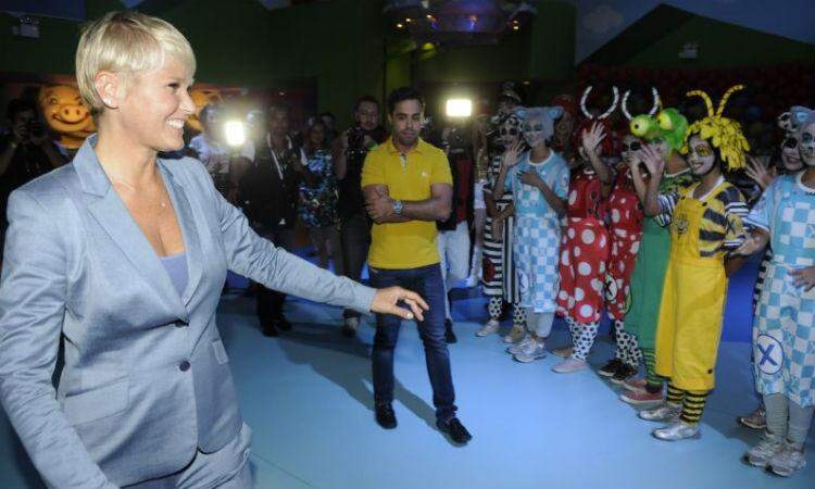 Xuxa fecha contrato com Record, após longa negociação