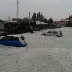 Excesso de neve fecha escolas e bloqueia estradas na Itália