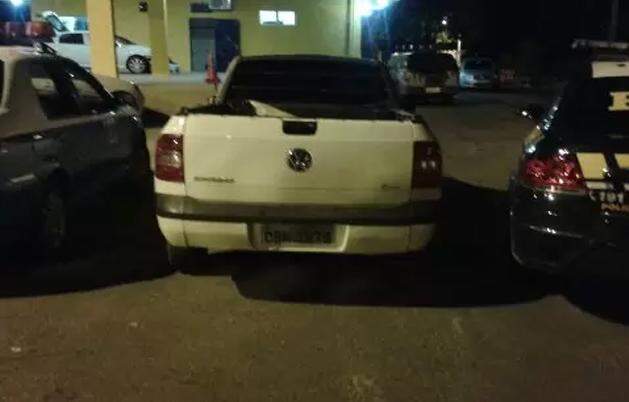 Operação conjunta entre PM e PRF recupera em Coxim veículo roubado em MT