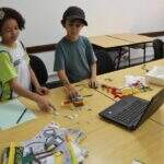 Robótica ensina crianças a desenvolverem habilidades e pensar com empreendedores