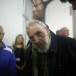 Após acordo histórico, Fidel Castro diz que não confia nos Estados Unidos