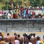 Após rebelião, presos de complexo em Recife começam a ser transferidos