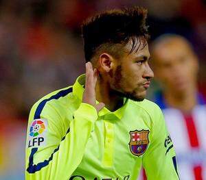 Lucho defende Neymar: “Aqui um drible ofende mais que entradas”