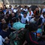 Palestino é morto após lançar pedras contra carro da polícia israelense