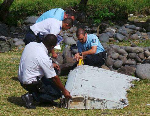 Malásia “confirma” que pedaço de avião encontrado pertencem a um Boeing 777