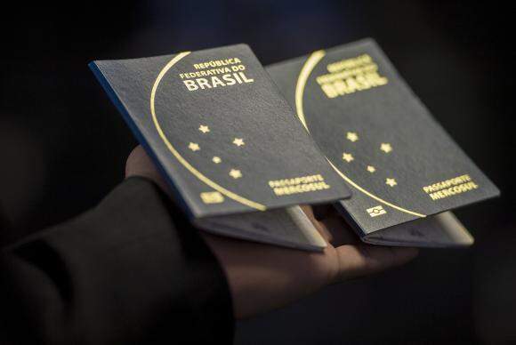 Validade de novo modelo de passaporte é ampliada para 10 anos e vai custar R$