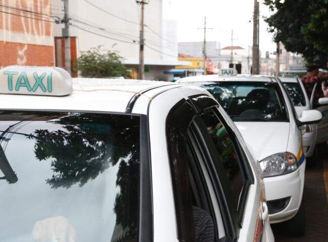 Vereadores devem decidir sobre novos alvarás para taxistas, diz Agetran