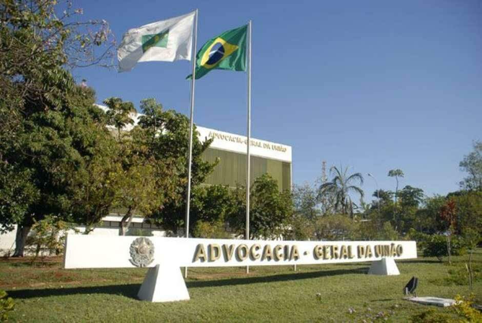 AGU abre 84 vagas de advogado com salário de R$ 17,3 mil