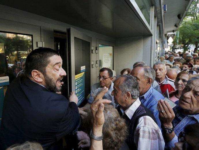 Grécia vai reabrir bancos na segunda, confirma ministro