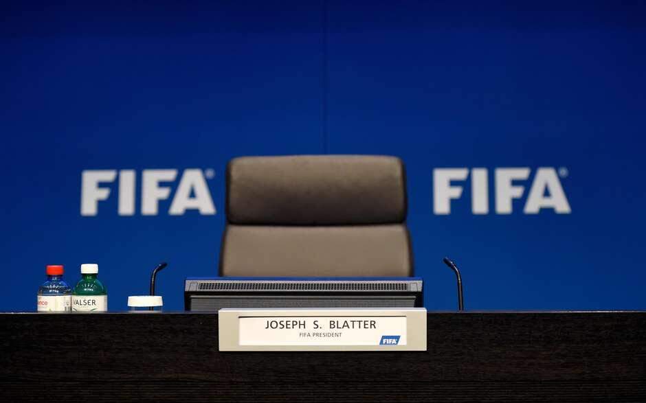 Sucessor de Blatter na Fifa será escolhido em fevereiro