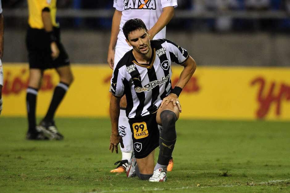 De letra! Figueirense faz golaço no fim e elimina Botafogo