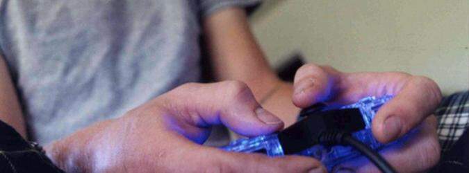 Homem usa videogame para atrair e abusar sexualmente de criança de 4 anos