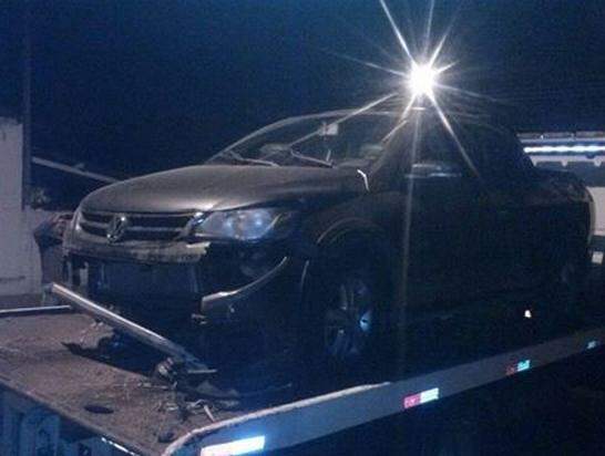 Motorista sofre acidente e abandona carro roubado em rodovia