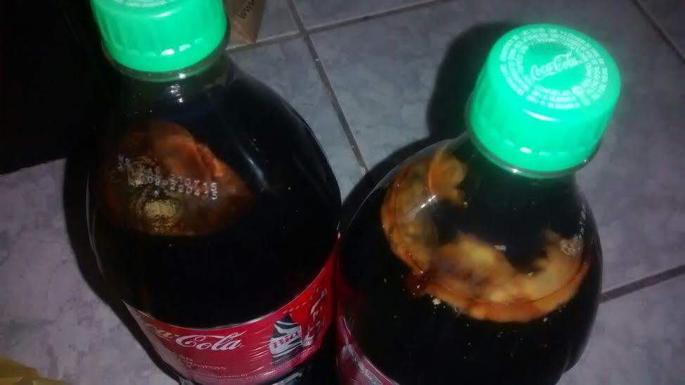 Cliente de Campo Grande encontra ‘surpresa’ em garrafa de refrigerante