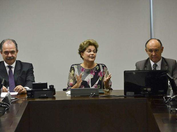 Dilma reúne presidentes e líderes de partidos aliados para explicar contas