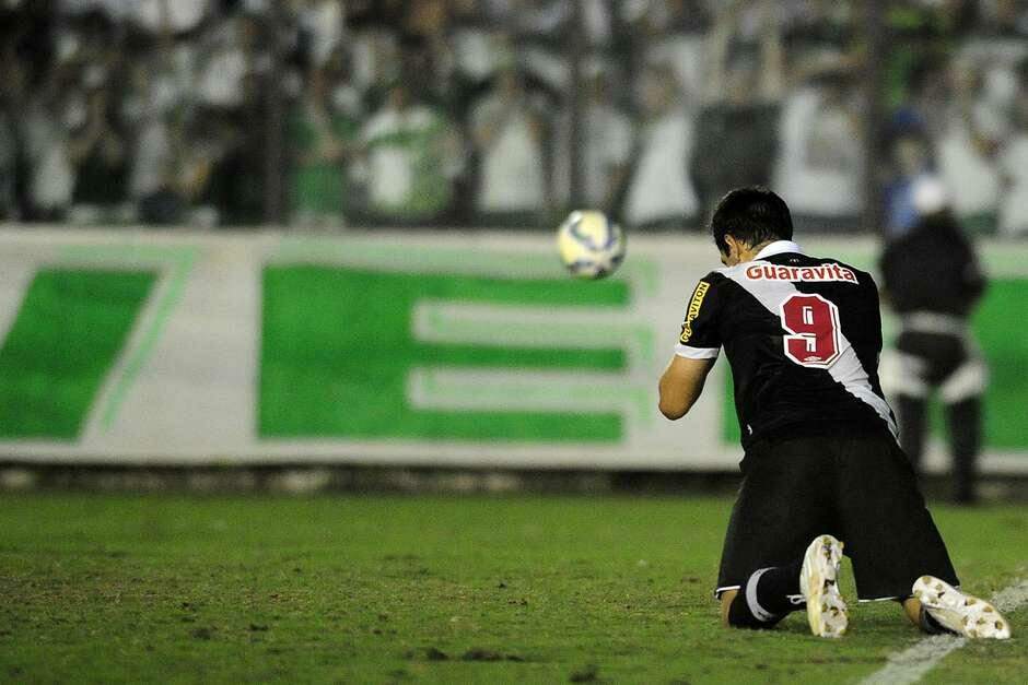 Cheguei! Palmeiras dá aula ao Vasco em São Januário e é 3º