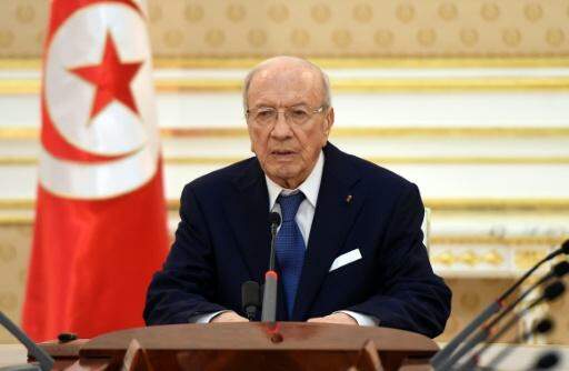 Tunísia decreta estado de emergência