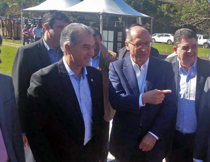 ‘PT está no fundo do poço e não pode levar o Brasil junto’, diz Alckmin em MS