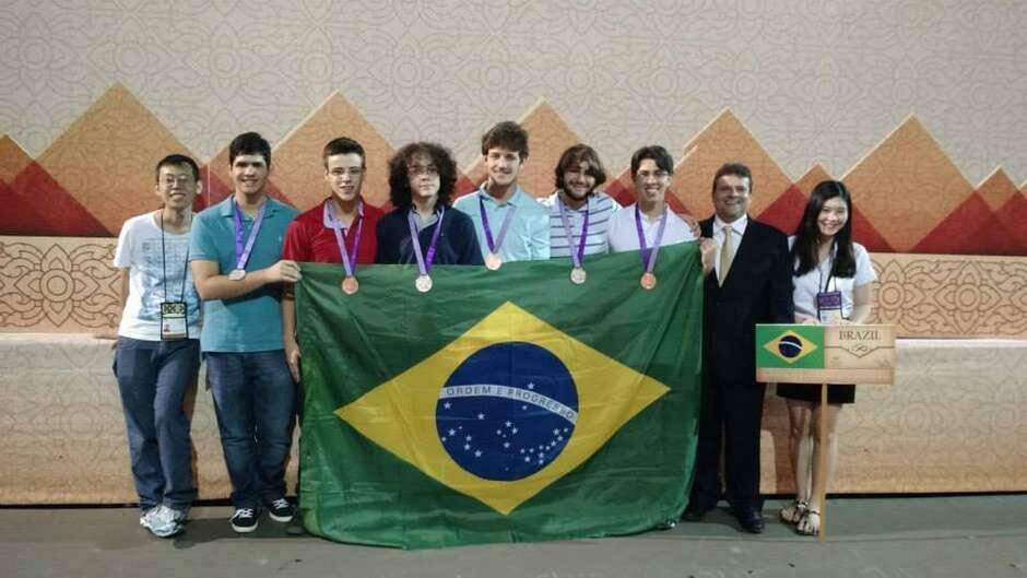 Brasil conquista seis medalhas em Olimpíada de Matemática