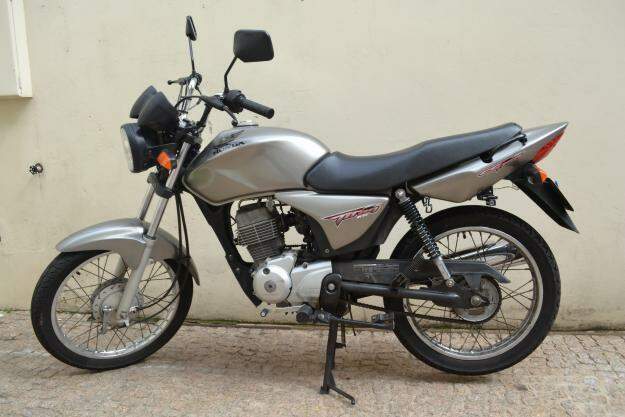 Motocicleta é furtada de estacionamento de farmácia em bairro nobre da Capital