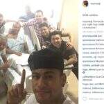 Neymar visita o pai no hospital e toca em show de pagode