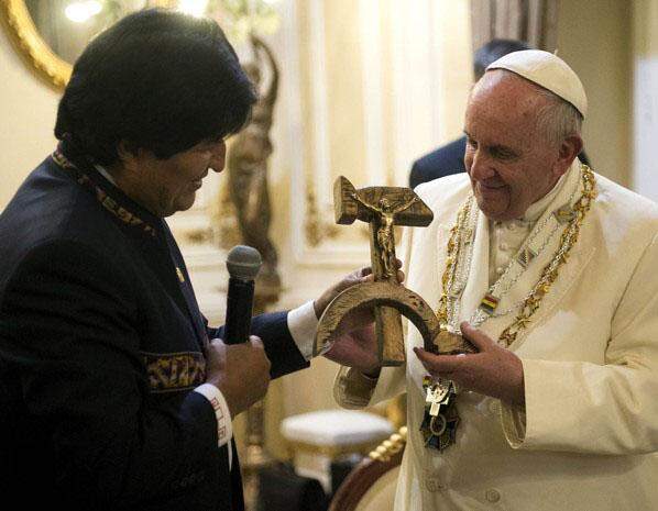 Religiosos consideram presente de Evo Morales ao Papa uma provocação