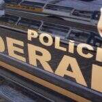 Motorista bate contra viatura da Polícia Federal estacionada