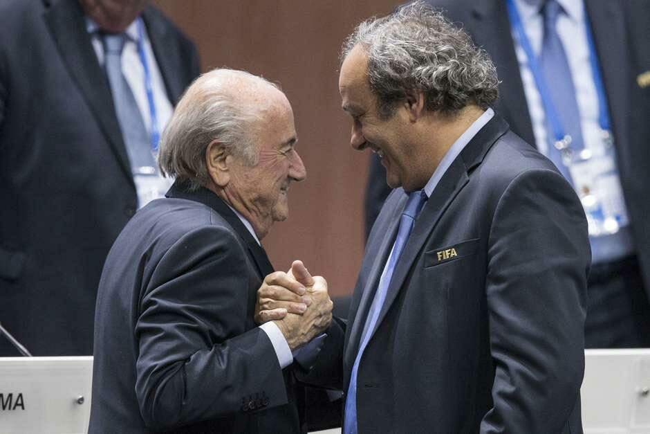 Platini anuncia candidatura à presidência da Fifa