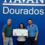 Lar do Idoso de Dourados recebe cheque de R$11 mil da Campanha Troco Solidário