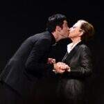 Com ‘beijo gay’, Fernanda Montenegro e Mateus Solano roubam a cena em premiação