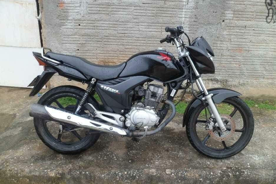 Jovem é preso com moto furtada comprada em site de vendas
