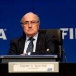 Blatter se emociona com ovação de dez minutos de funcionários da Fifa