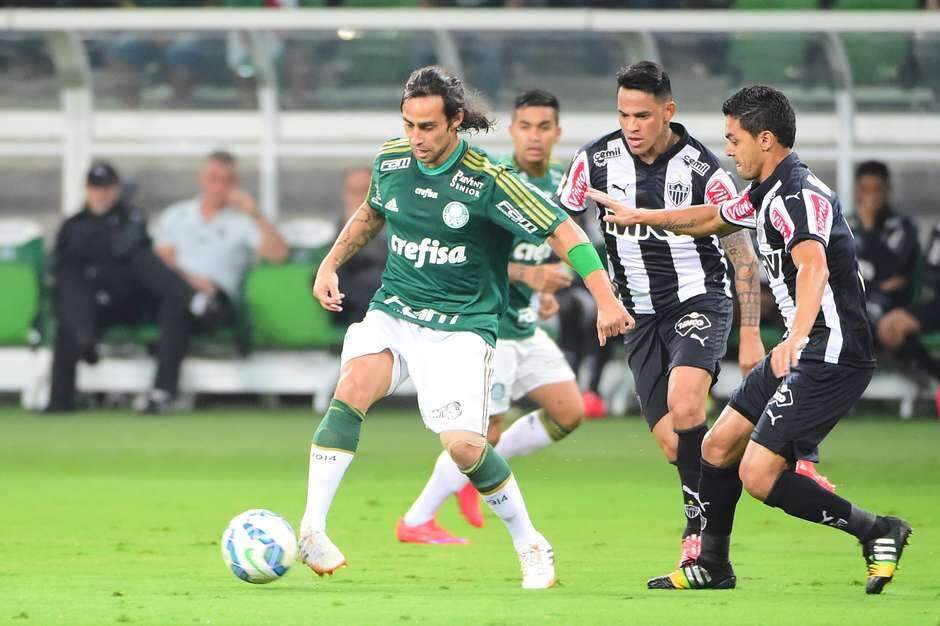 Rafa Marques salva, e Palmeiras empata com reservas do Galo